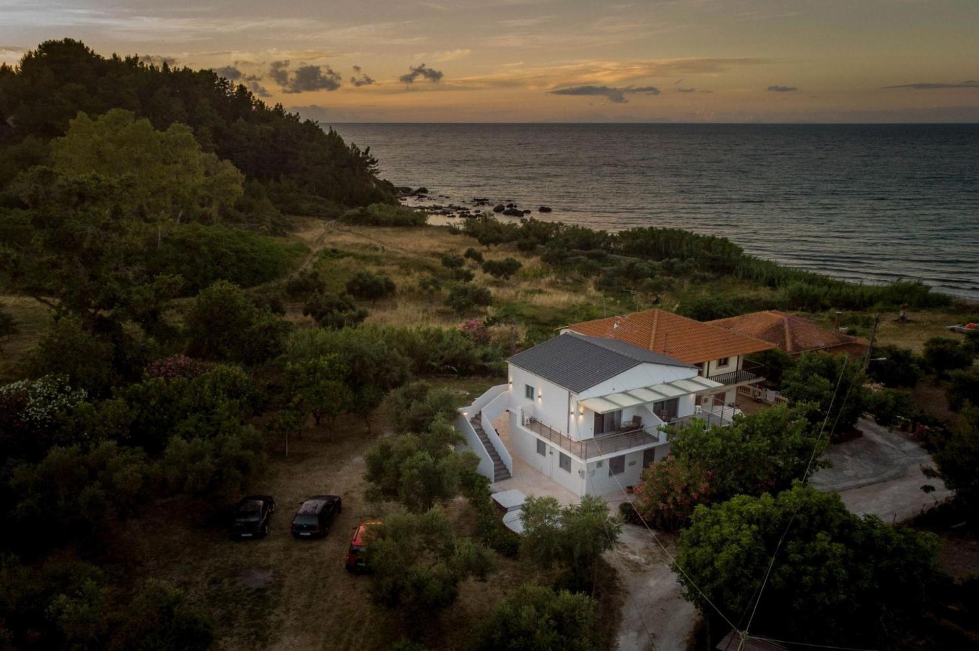 Casa Di Mare - Studios And Apartments On The Beach Vasilikí Kültér fotó